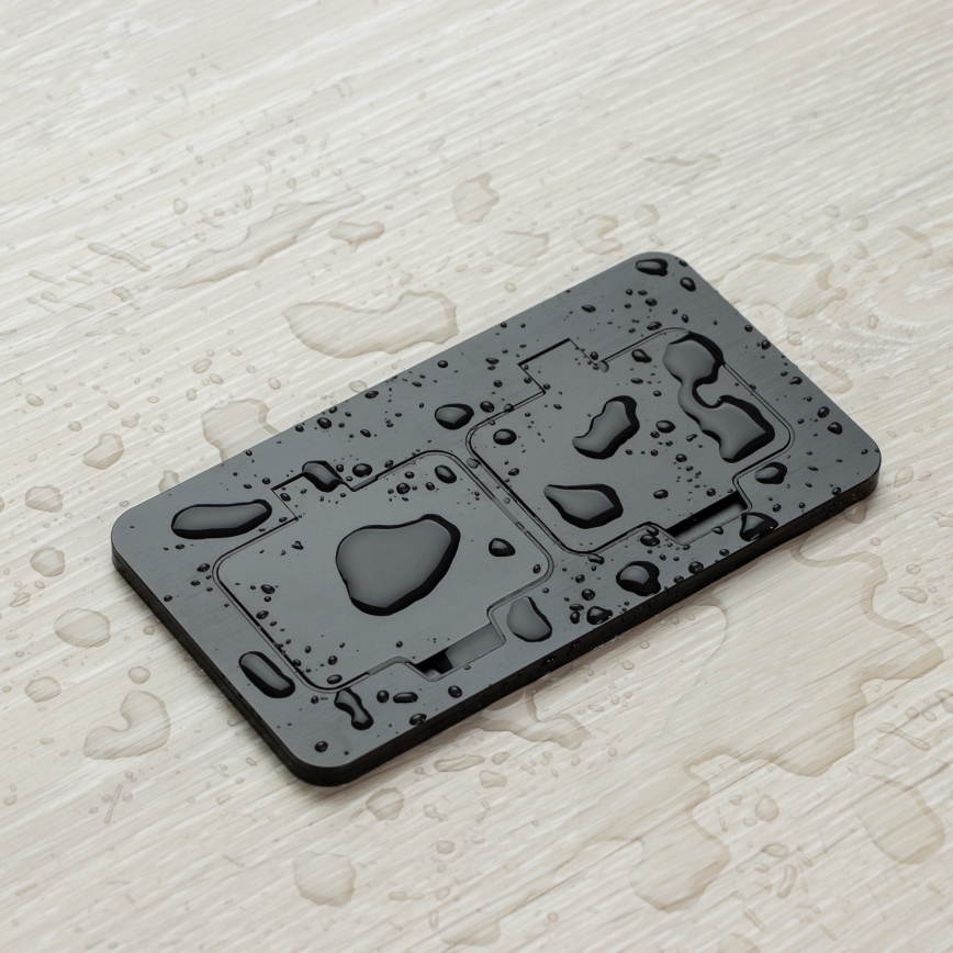 Enchufe doble de suelo empotrado para exterior IP55 rectangular negro