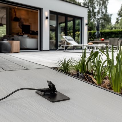 Enchufe doble de suelo empotrado para exterior IP55 rectangular negro