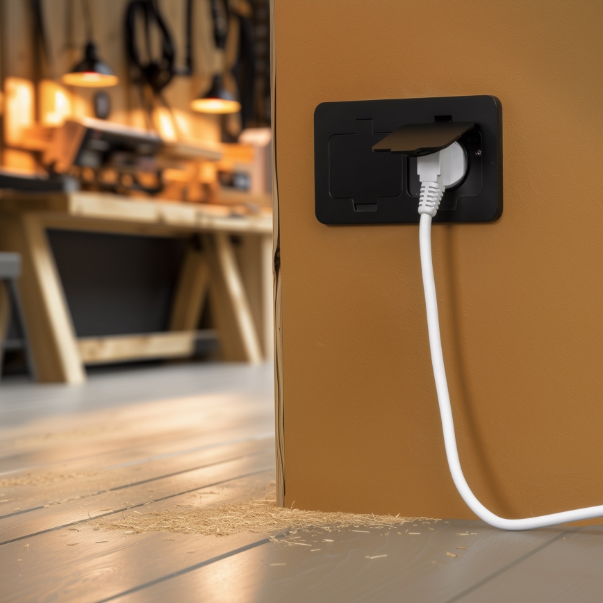 Enchufe doble de suelo empotrado para exterior IP55 rectangular negro