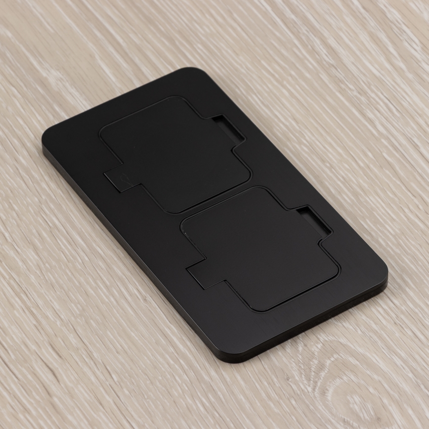 Enchufe doble de suelo empotrado para exterior IP55 rectangular negro