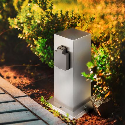 Columna de enchufe de exterior 2Z 230V IP44 cromo mate angular