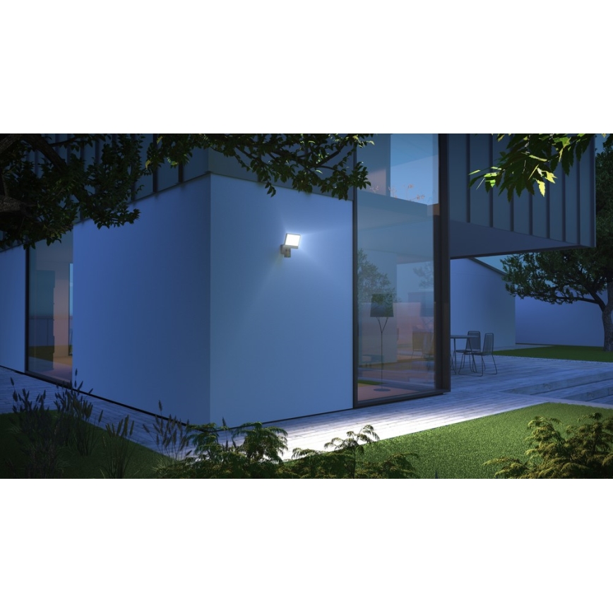 Steinel 065294 - Proyector LED con sensor y cámara LED/21W/230V IP44