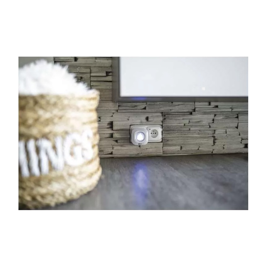 Timbre inalámbrico con enchufe integrado 230V + 1xCR2032 IP44 blanco