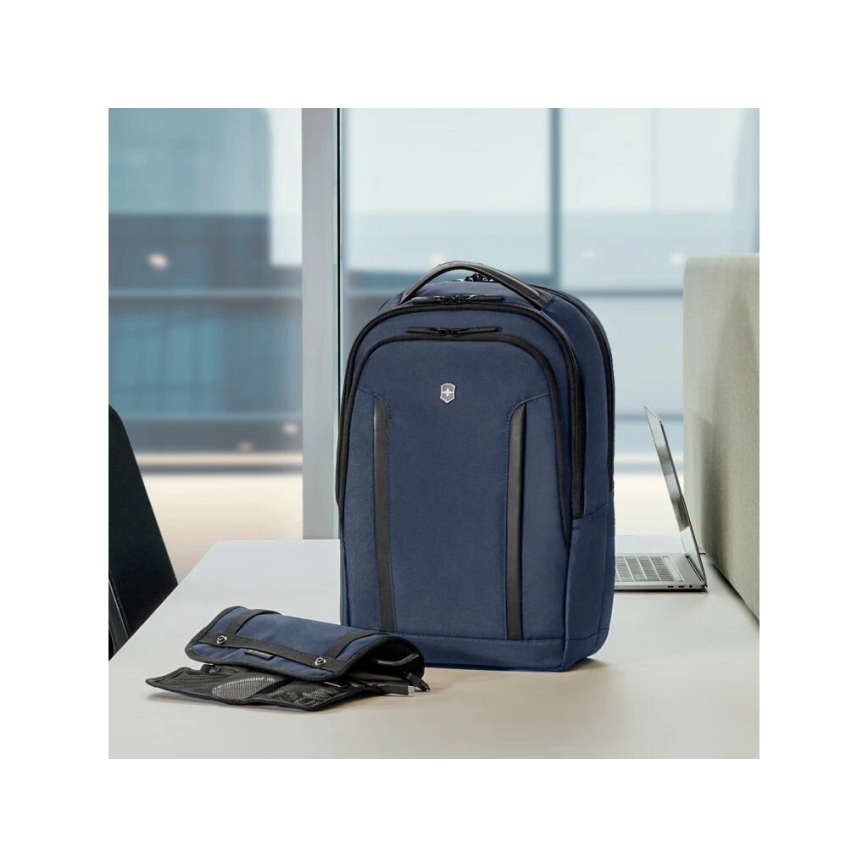 Victorinox - Mochila para portátil 15" Altmont Professional Compact 16 l azul oscuro
