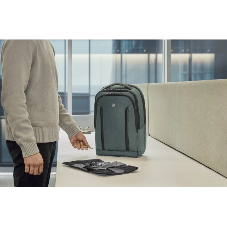 Victorinox - Mochila para portátil 15" Altmont Professional Deluxe Travel 25 l Verde
